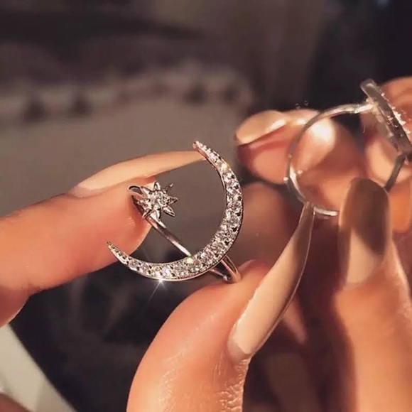 Jewelry - Sparkling Moon & Star Ring